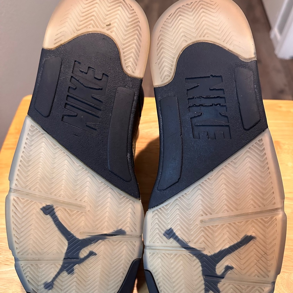Air Jordan 5 Black Metallic (2016) - Picture 8 of 12